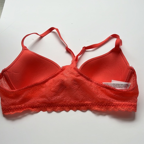 Like new!Set of 3 bras - 💥💥💥 - Picture 10 of 17